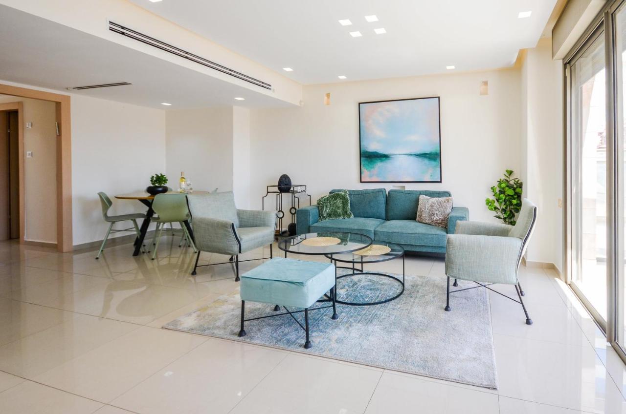 Yalarent Eucalyptus 2br & Balcony Apt Apartment *